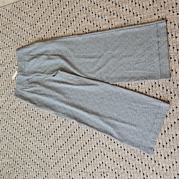 Max Studio Pants, Size S - Picture 4 of 4